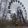 "Осколки бывшей жизни": в Припяти впервые за 34 года поставили елку