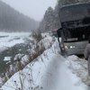 Едва не упали в реку: в Яремче произошло жуткое ДТП с пассажирским автобусом
