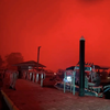 Огненно-красное небо: Австралию накрыли мощные пожары