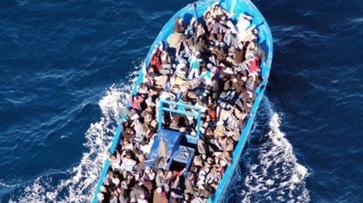 Лодка с мигрантами / Иллюстративное фото: Publika.md