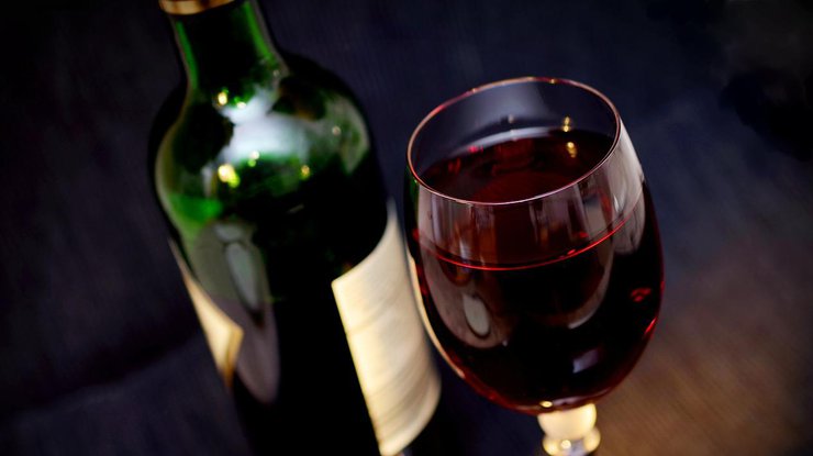 Способность переваривать алкоголь очень помогла предкам человека. Фото pixabay