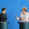 Зеленский завершил встречу с Макроном и заседает с Меркель