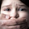 Родители 2,5 года насиловали свою дочь на камеру