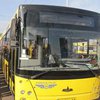 В Киеве обстреляли автобус с пассажирами (видео)