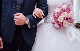 Девушка обиделась на парня за "подержанное" кольцо и сорвала свадьбу