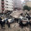 В Стамбуле рухнула многоэтажка: есть жертвы (фото)