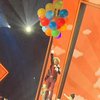 Участник нацотбора "Евровидения" взлетел над сценой на шариках (видео)