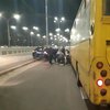 Маршрутка сбила пешеходов: шокирующее видео жуткого ДТП в Киеве