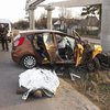 Смертельное ДТП под Киевом: водитель "влетел" в опору моста