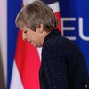 Терезу Мэй призывают согласиться на Brexit без сделки