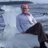 Пенсионерку унесло в воду на "ледяном троне"