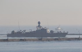 Военные корабли вошли в порт Одессы Фото: Думская