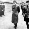 Сбрил усы и сбежал в Аргентину: опубликовано досье о бегстве Адольфа Гитлера