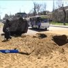 В Одесі пролунав потужний вибух: автомобіль відкинуло на трамвайні колії (відео)