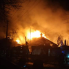 В Киеве произошел масштабный пожар: горят четыре дома