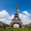 В Париже с Эйфелевой башни срочно эвакуируют людей 