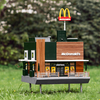 В мире появился самый крошечный McDonald's (видео)