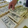 НБУ увеличил покупку валюты на межбанке в три раза