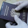 Выдача российских паспортов на Донбассе: украинцы могут остаться без выплат 
