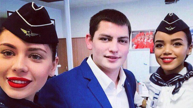 21-летний бортпроводник Максим Моисеев