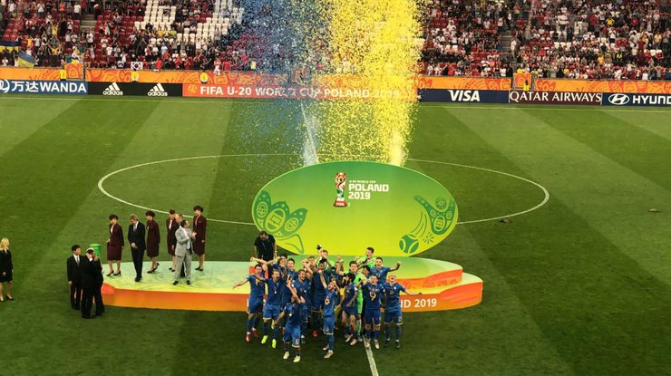 Реакция соцсетей на разгромную победу украинской сборной на чемпионате мира по футболу \ фото из Twitter @ADeshchytsia