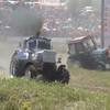 В России трактор влетел в толпу журналистов (видео)