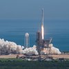 Часть ракеты SpaceX взорвалась во время запуска (видео)
