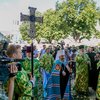 Тысячи украинцев и представители поместных православных церквей поздравили митрополита Онуфрия - торжества в УПЦ