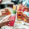 Медики трубят об опасности: 8 продуктов, которые запрещено запивать алкоголем