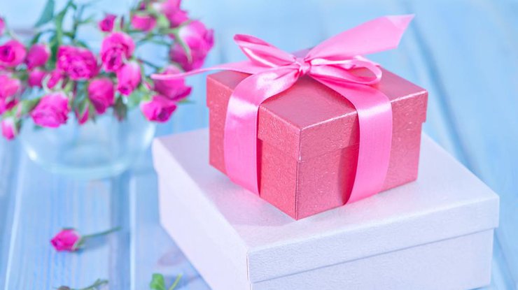 Что подарить сестре на день рождения: 27 идей для всех возрастов