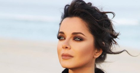 Chiroyli qiz otni sikishini tomosha qiling