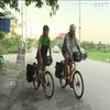 Двоє британців на велосипедах перетнули євразійський континент