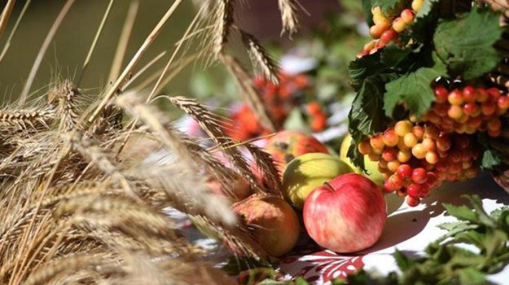 Фото: Яблочный спас, что святить в церкви 