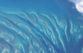 NASA опубликовало невероятные фото Багам с космоса