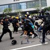 Протесты в Гонконге: полиция применяет слезоточивый газ и дубинки