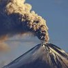 Страшные кадры: в Италии вулкан заставил паниковать туристов