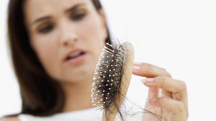 Выпадение волос у женщин / Фото: amrita-ua
