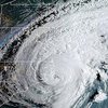Над Атлантикой бушует ураган "Лоренцо"