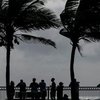 Ураган "Дориан" вынес на пляжи Флориды мешки с кокаином