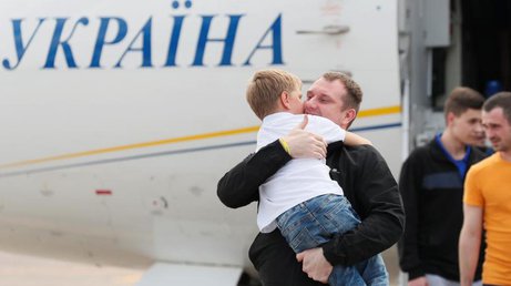 Украинские пленные вернулись домой: реакция политиков
