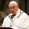 Папа Римский публично извинился за инцидент с женщиной 