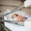 "Придавило дверью": в Киеве ребенок пострадал в больнице 