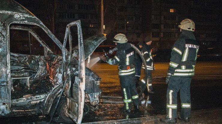 В Киеве сгорела маршрутка / Фото: Информатор