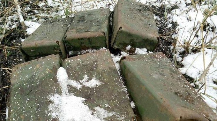 Фото: в Донецке нашли взрывчатку / Нацполиция 