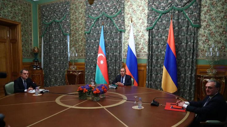 Ереван и Баку договорились о прекращении с полудня огня в Нагорном Карабахе 