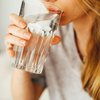 Почему опасно запивать еду водой