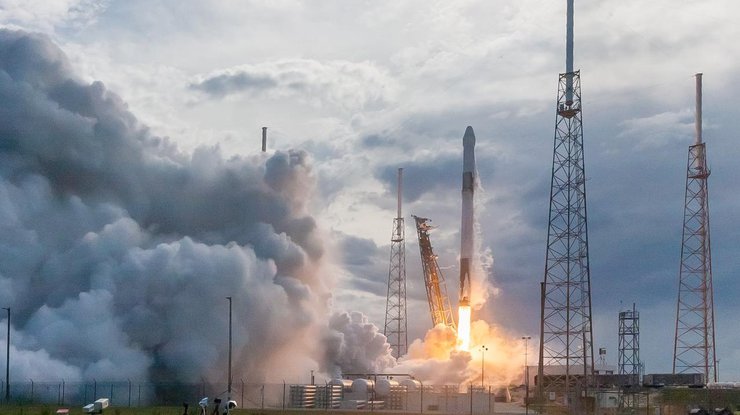 SpaceX вывела на орбиту еще 60 интернет-спутников Starlink