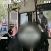 У Миколаєві пасажира без маски винесли з салону маршрутки за руки та ноги (відео)