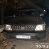 На Харьковщине местный авторитет обстрелял автомобиль и ранил женщину (фото)