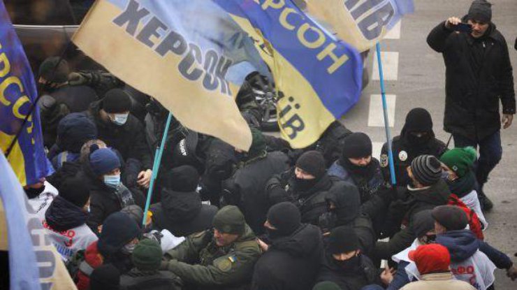 Столкновения под Радой / Фото: РБК-Украина